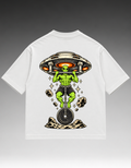 Camiseta Oversized - Alien na Barra